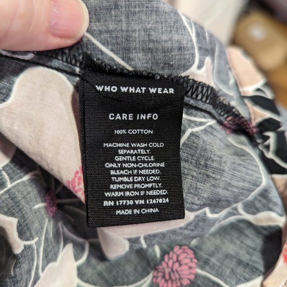 Who What Wear Floral Button Down Top - Picture 10 of 10